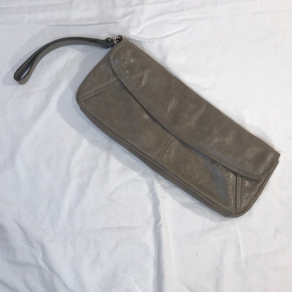 Kenneth Cole Genuine Leather Clutch Purse - Picture 2 of 6